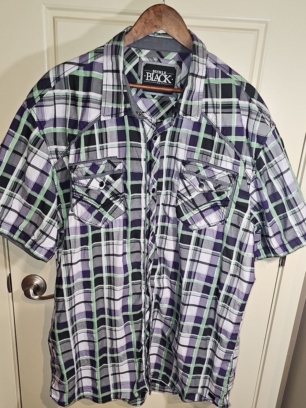 Buckle Black Short-Sleeve Plaid Snap Shirt - White, Black & Light Green Size 3XL